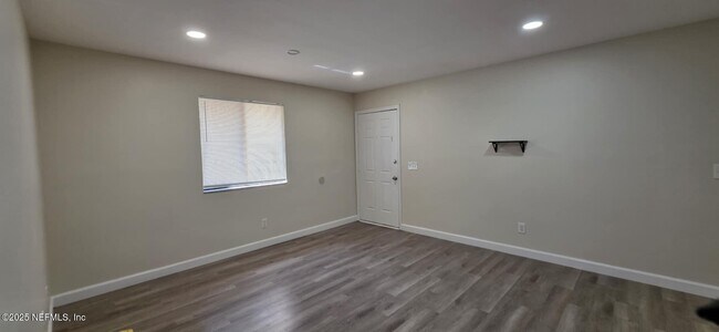 Building Photo - 5343 Westchase Ct