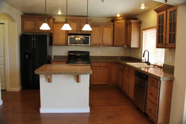 Building Photo - Great Home In Columbia Village!