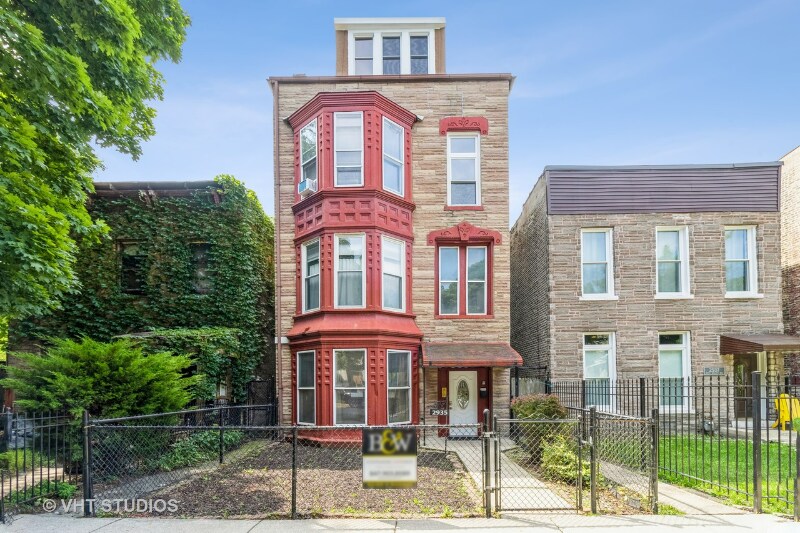2935 W Walnut St Unit 1, Chicago, IL 60612 Apartment for Rent in