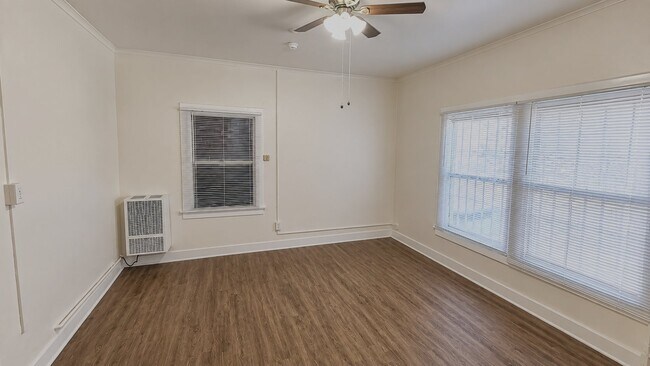 Foto del edificio - 815 S Lake St
