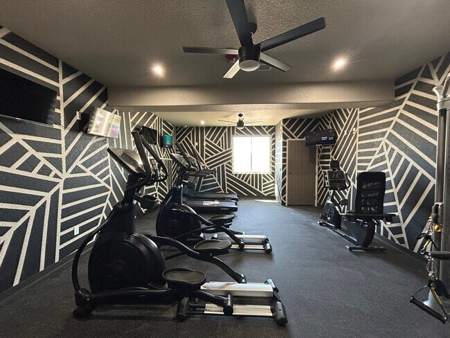 Foto del edificio - Falcon Ridge Apartments