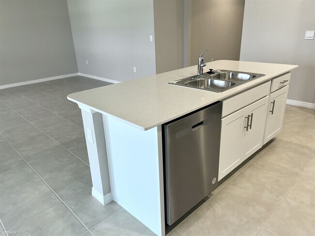 Foto del edificio - 3 br, 2 bath House - 429 Nelson Road North