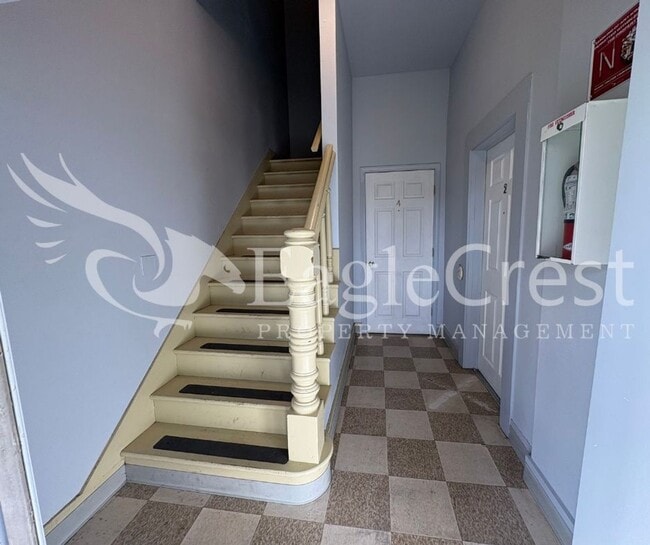 Building Photo - 401SUMACH