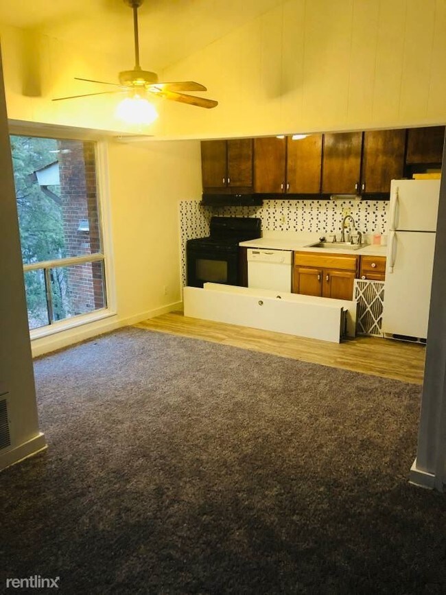 Building Photo - 2 br, 1 bath  - 5200 Castlewood Rd