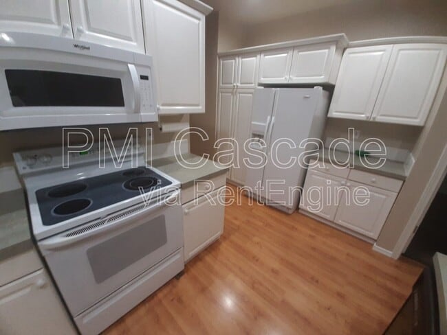 Foto del edificio - 2185 Hammond Ave