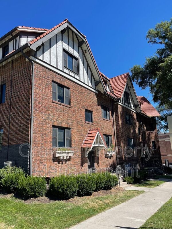 Primary Photo - 808 N 33rd St