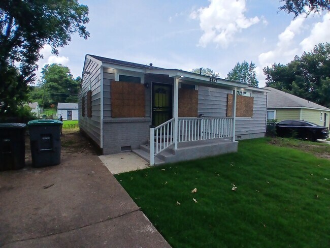 Foto del edificio - Renovated 3 bedroom 2 bath home - Open To ...