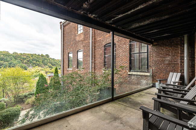 Communal Balcony - Imperial Tobacco Lofts