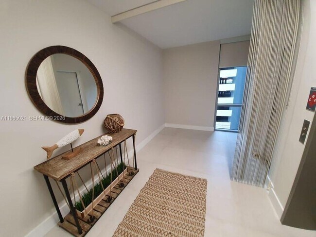 Foto del edificio - 16385 Biscayne Blvd