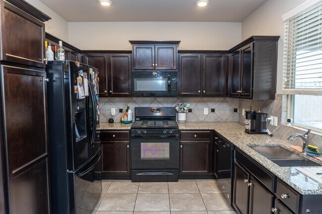 Foto del edificio - 6722 E 35th St