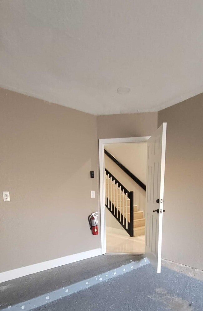 Building Photo - 9498 S Military Trl