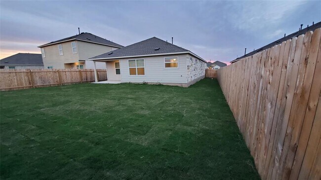 Foto del edificio - 120 Konik Rd