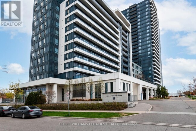 Building Photo - 7890-7890 Bathurst St