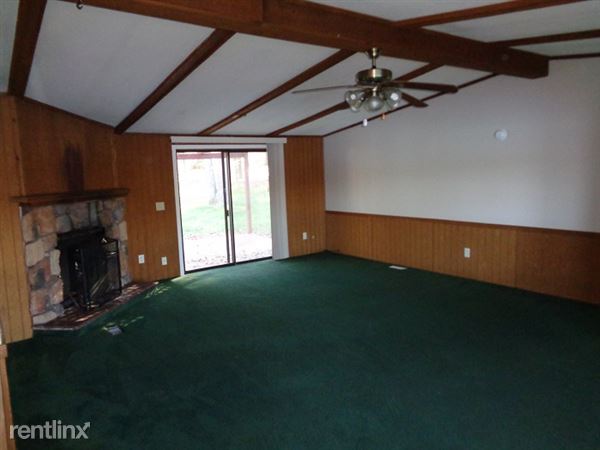 Building Photo - 3821 Hart Rd