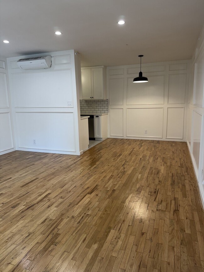 Foto del edificio - 821 Westmount Dr