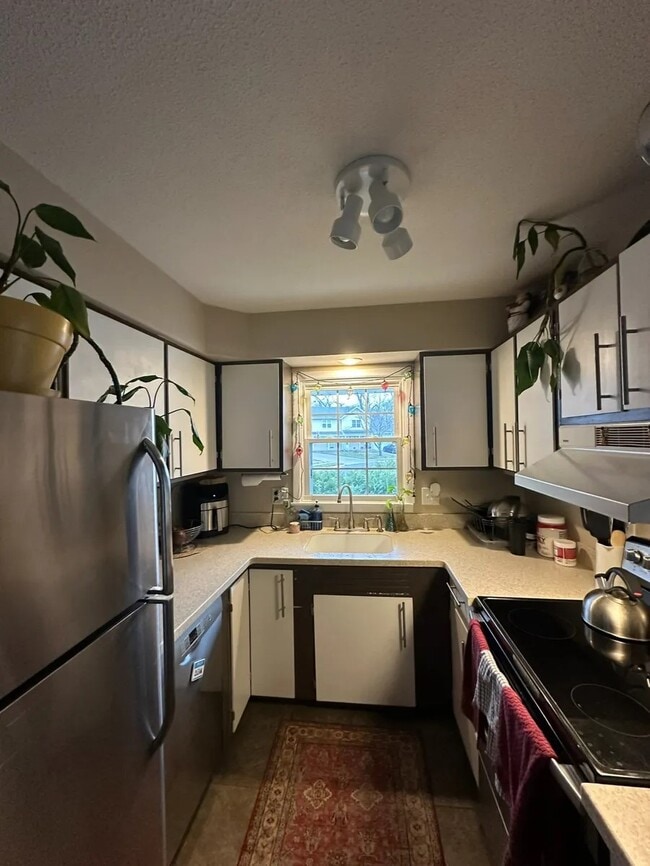 Newer stove and dishwasher - 1309 Ontario Cir