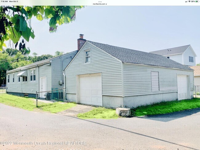 Building Photo - 125 7th St