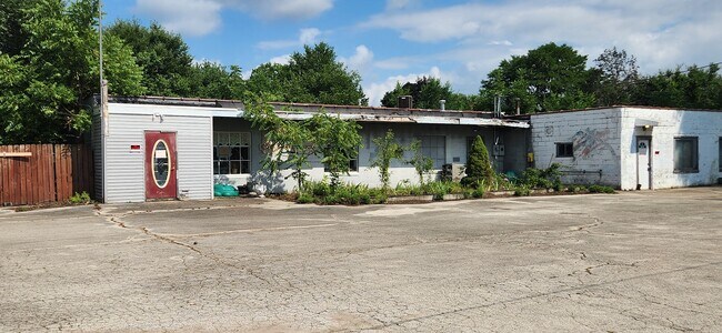 Building Photo - 5419 Harriet Ave