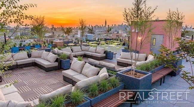 Building Photo - Monitor Street