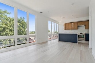 Building Photo - 330 Washington Ave