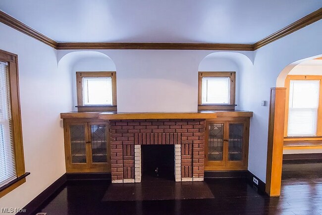 Building Photo - 2225 Oak Park Ave