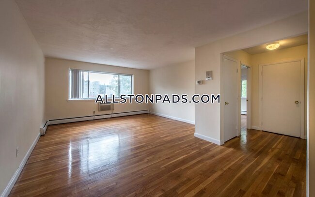 Foto del edificio - 15 North Beacon St