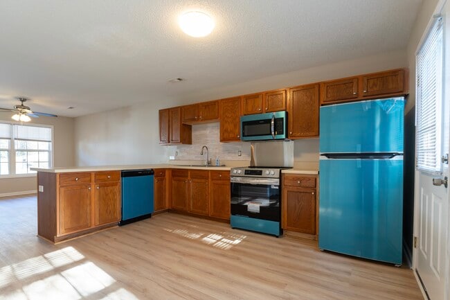 Foto del edificio - 225 Springfield Cir