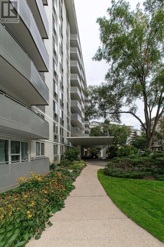 Building Photo - 10 Shallmar Blvd
