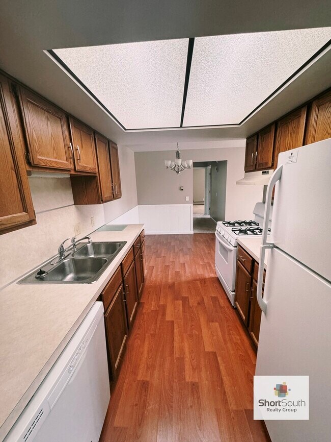 7707 Riverview Dr Unit APT 202, Township, MI 49428 Condo