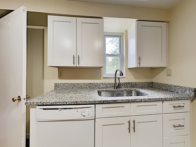 Foto del edificio - 401 Fernhill Ave