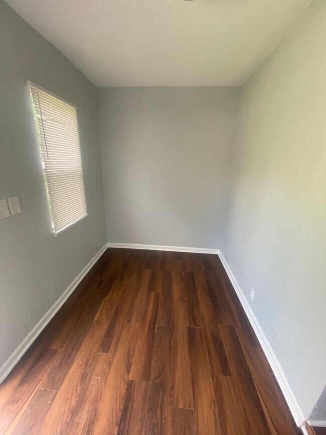 Building Photo - Beautiful 3 Bed 1 Bath