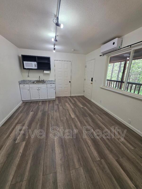 Foto del edificio - 12896 Rices Crossing Rd