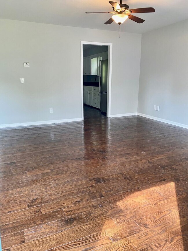 Building Photo - Charming East Nashville Home!