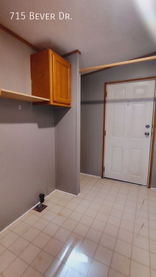 Building Photo - 715 W Bever Dr