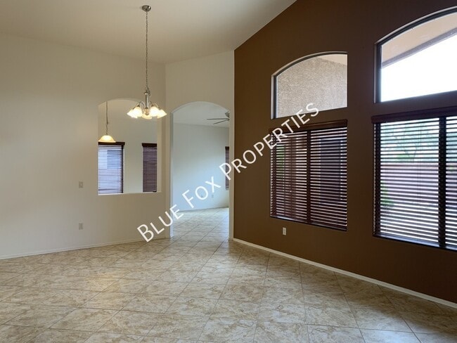 Building Photo - 11921 N Cantata Dr
