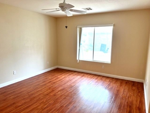 Foto del edificio - 903 Sterling Thorn Ct