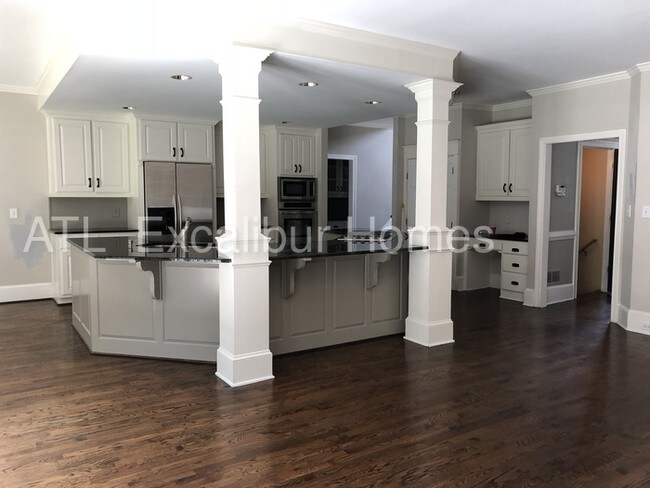 Building Photo - 100 Shadow Creek Chase, Alpharetta, GA, 30022