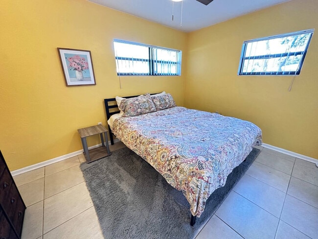 Building Photo - 737 SE 4th Ave