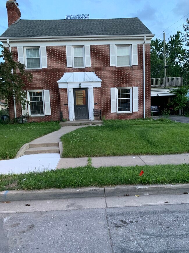 Foto del edificio - 111 W Sherwood Terrace