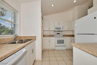 Building Photo - 3825 Hollycrest St