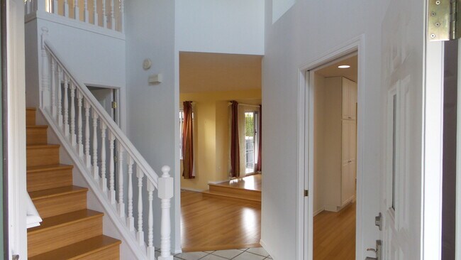 Building Photo - Application Pending - 3 Bedroom House For ...