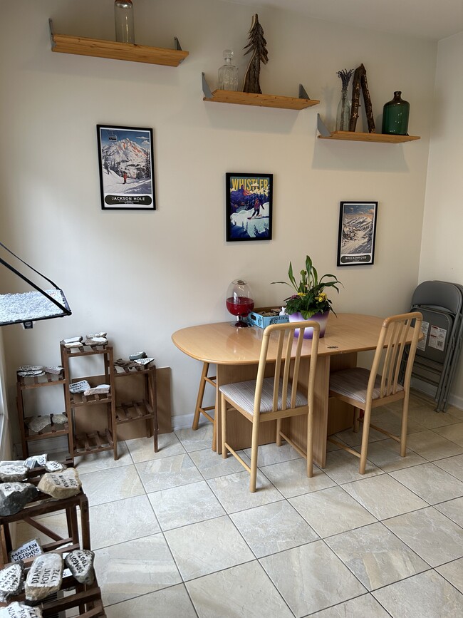Foto del edificio - 8509 Cameron St