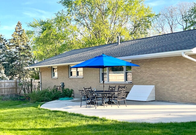 Foto del edificio - 15122 W Redwood Ln