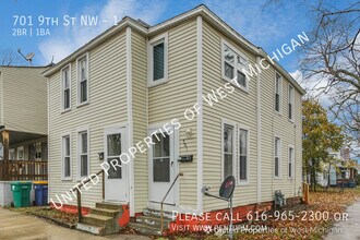 Building Photo - 701 9th St NW