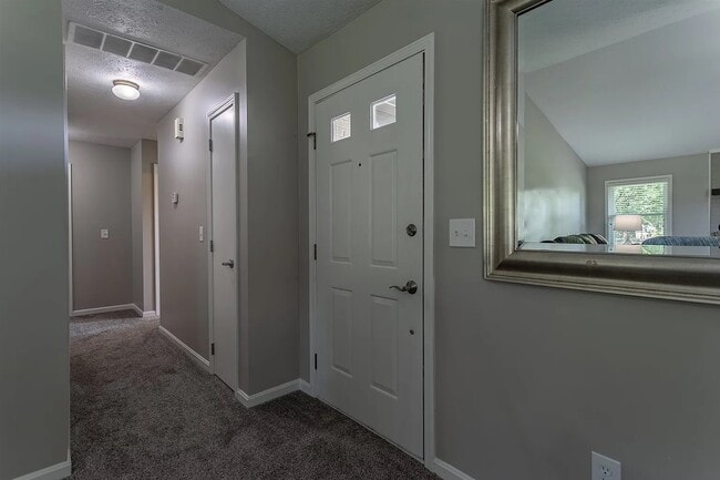 Building Photo - 8733 Hanover Dr
