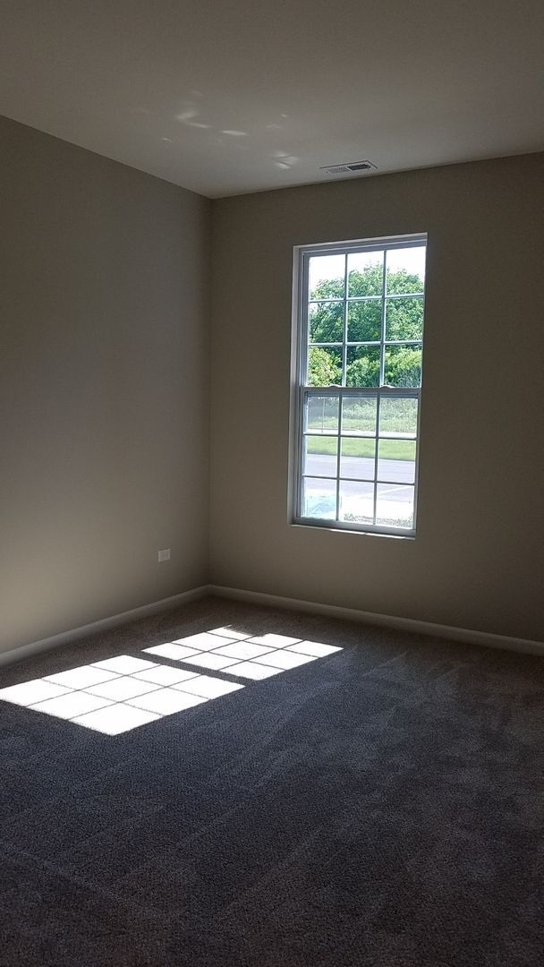 Foto del edificio - Chestnut - 2Br/2Ba Rental Home - First Floor