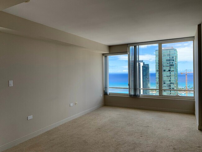 Building Photo - 2 Bed/2 Bath/2 Parking with a wrap around ...