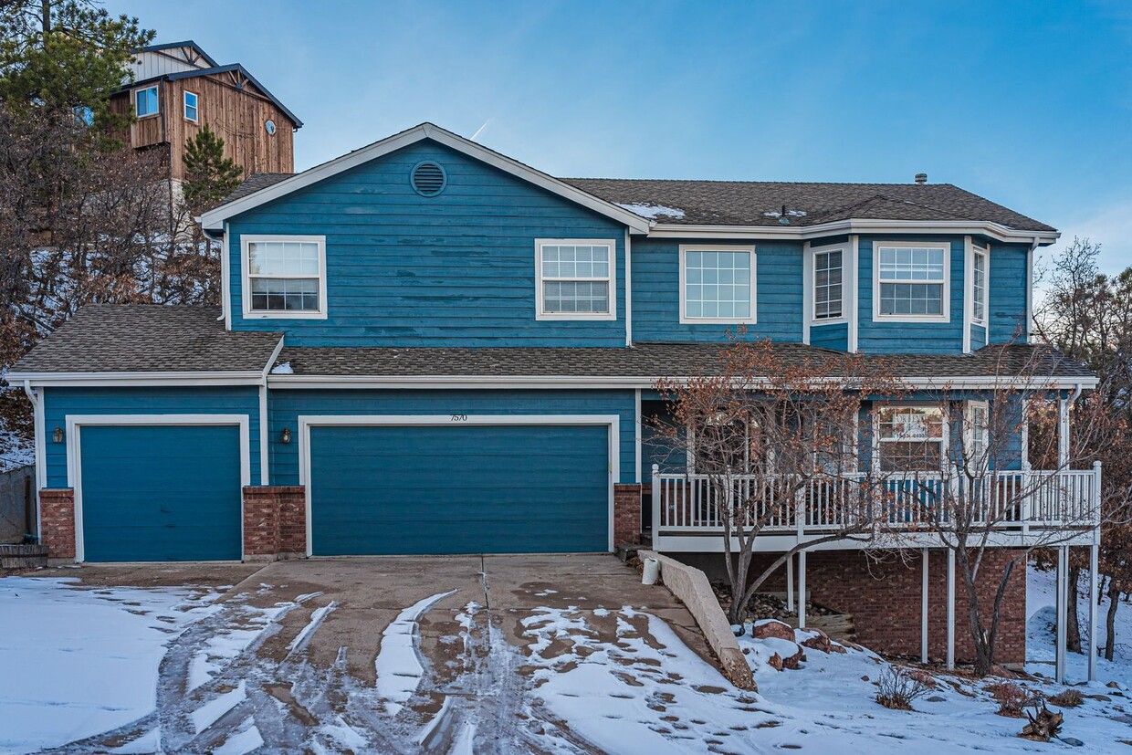 Primary Photo - Tastefully upgraded 2 story home on west s...