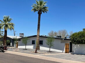 Building Photo - 3301 N 66th Pl