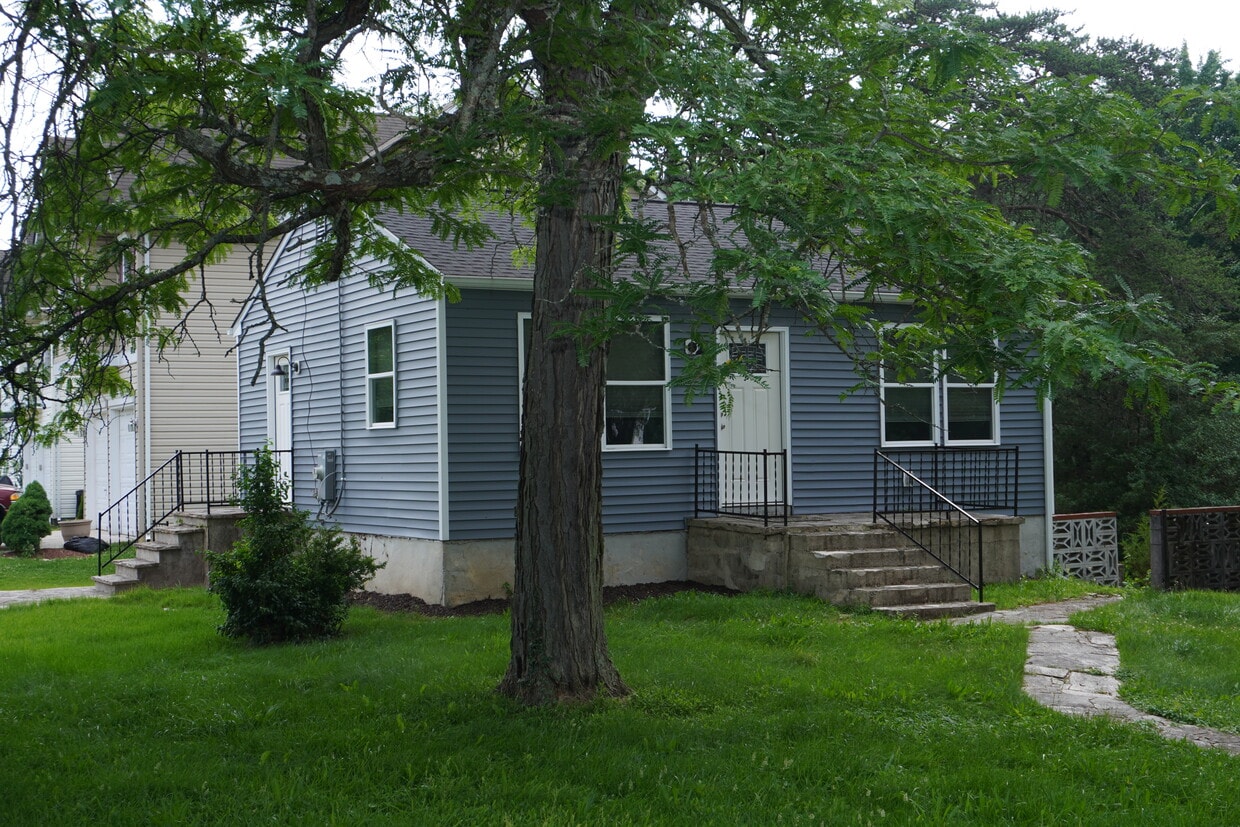 Primary Photo - 7319 Castlemoor Rd